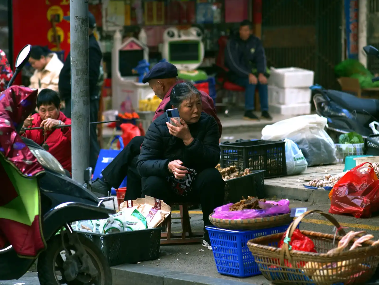 重庆都市女装集合店选品策略与时尚趋势解析正文配图 1