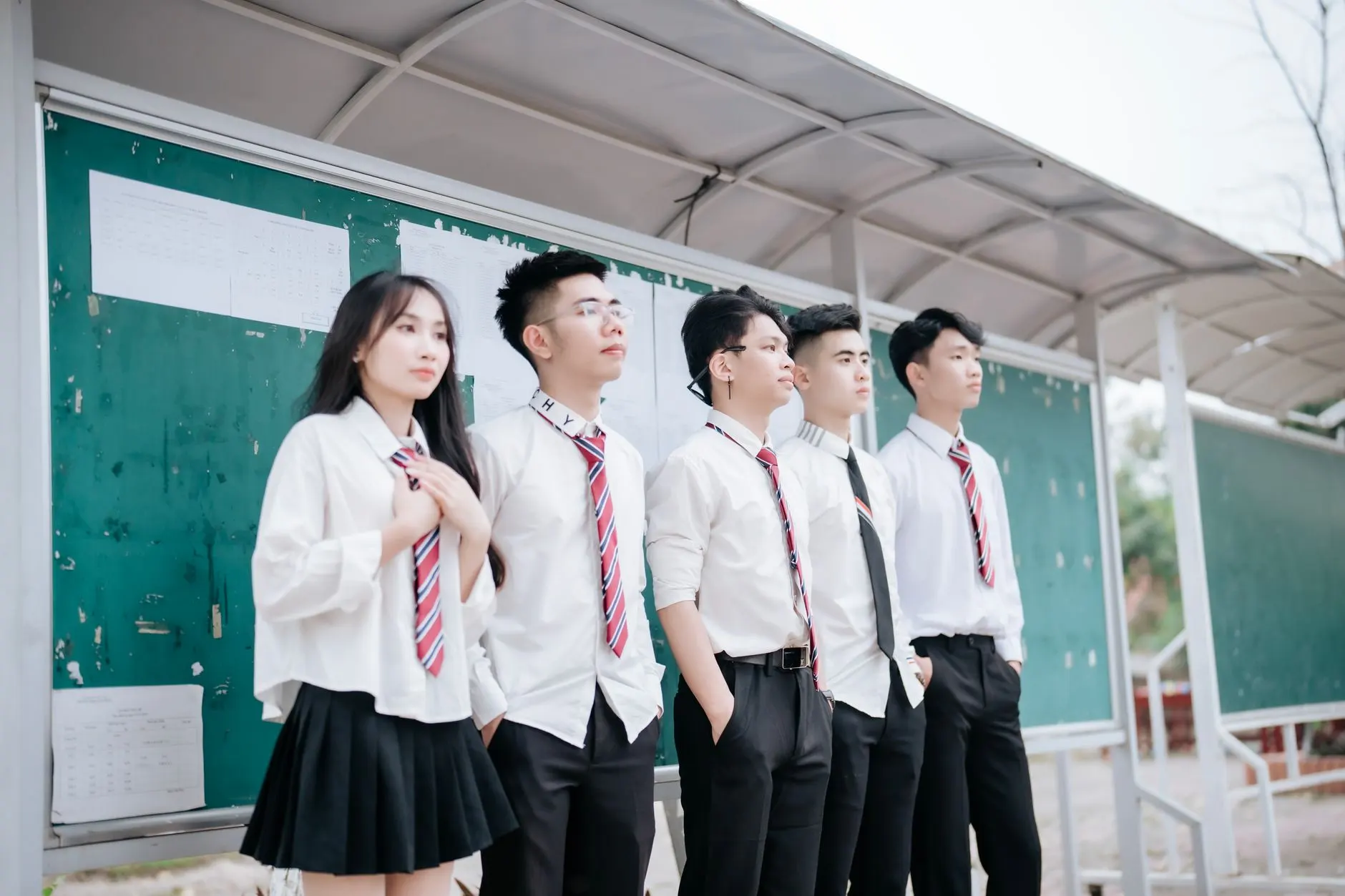 2024年渝中区千娱音服装店时尚穿搭趋势与品牌女装选购要点分析