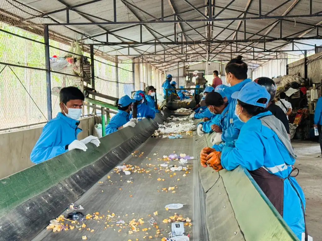 品牌女装零售门店穿搭顾问服务标准化流程构建要点