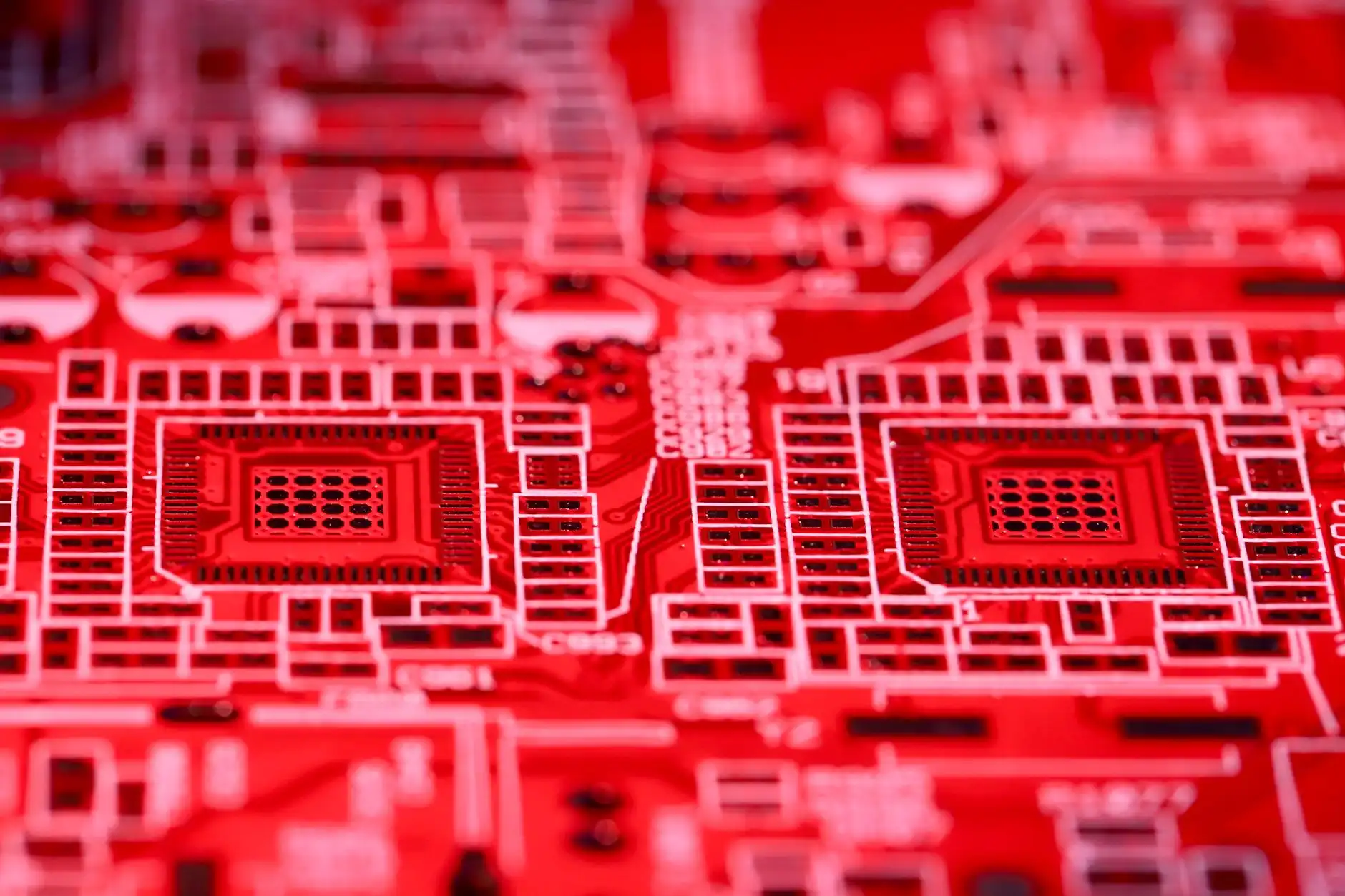 都市女性职业装与休闲装穿搭方案设计及场景应用