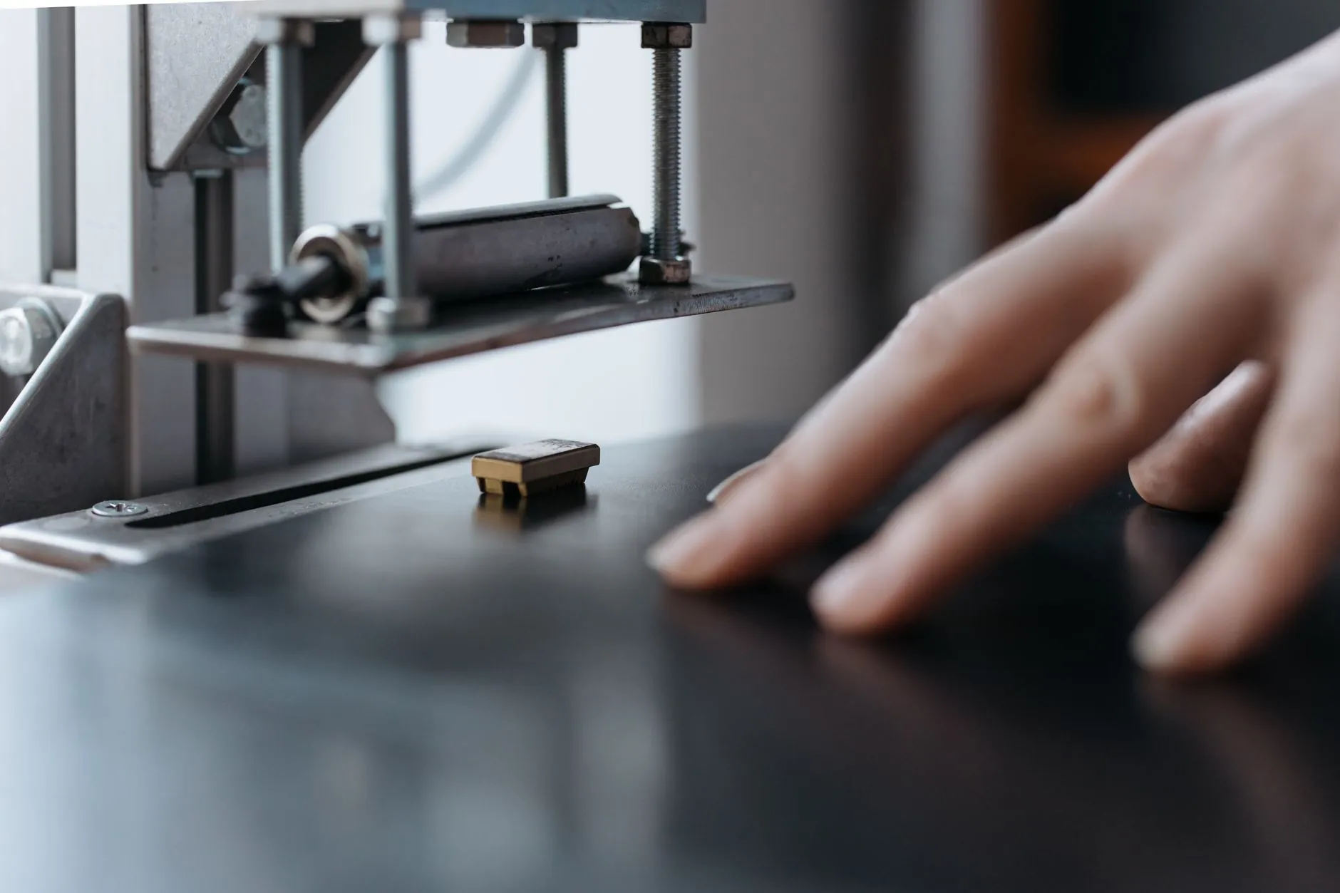 多品牌集合店运营策略：渝中区女装零售的选品与陈列实战