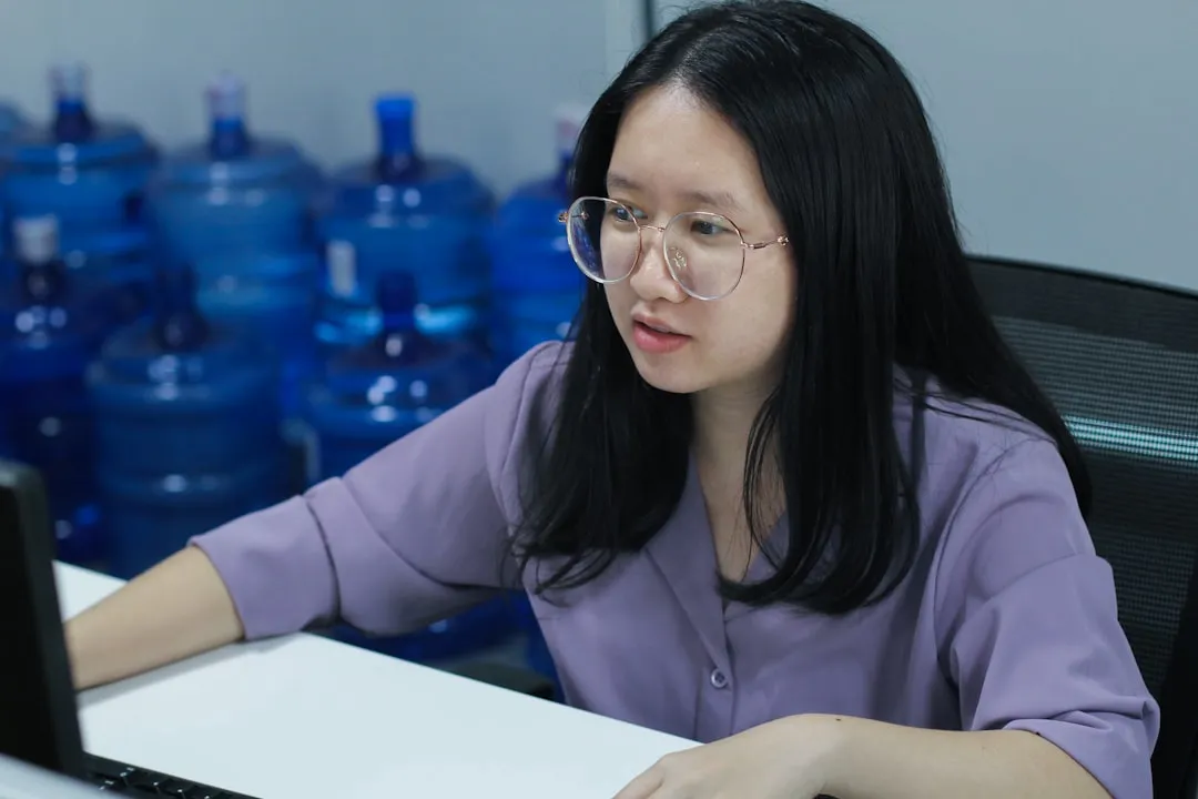 千娱音服装店品牌女装零售面料与工艺技术优势分析