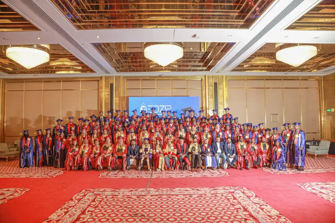2024年秋冬女装流行趋势解析：千娱音为您解读时尚穿搭新方向