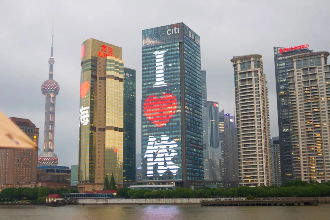 重庆女装集合店选品策略与库存周转优化方案